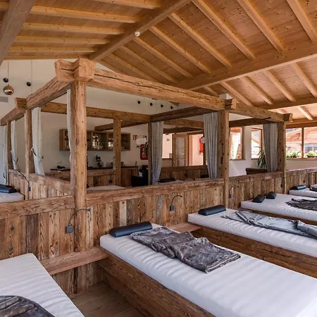 Hotel Alpine Nature Stoll 4*