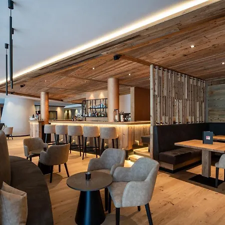 Hotel Alpine Nature Stoll 4*