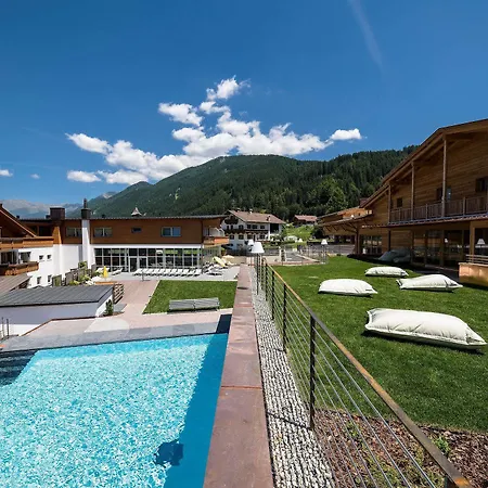 Alpine Nature Stoll Hotel 4*